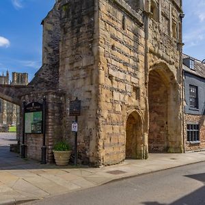 The Ancient Gatehouse & Rugantino Restaurant